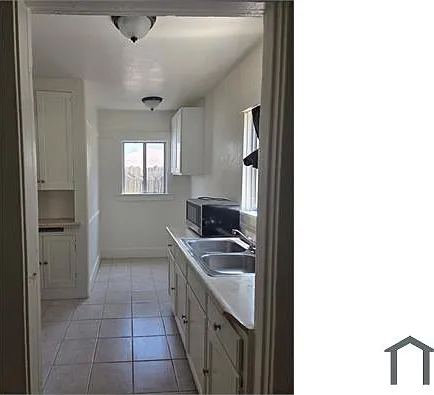 1255 N Berendo St — Photo 5