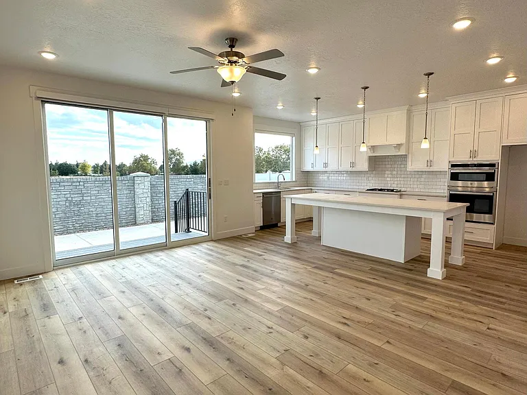 5384 W Chert Ln — Photo 3