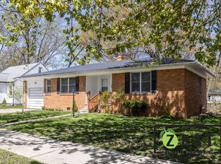 20933 Ridgemont Rd, Harper Woods, MI 48225