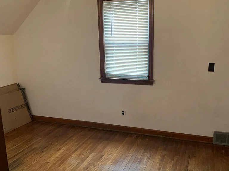 210 Bouquet Ave — Photo 4