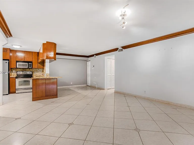 709 Gardens Dr #101 — Photo 8