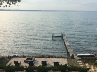 15515 Birch Dr, Traverse City, MI 49686