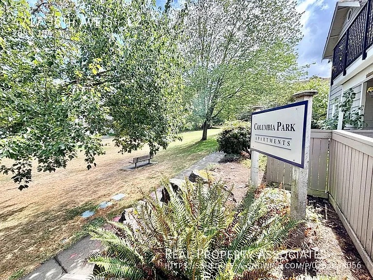 Columbia Park — Photo 1