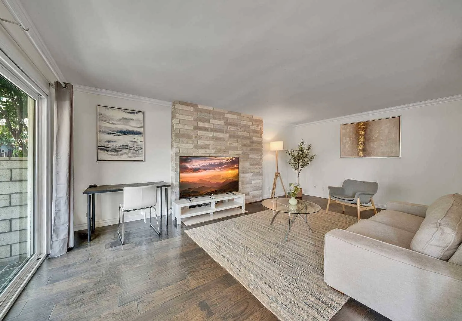 2 bed, 2.5 bath, 1155 sqft, $5,000 — Photo 1
