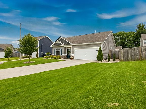 5th image of 2108 Franks Ct