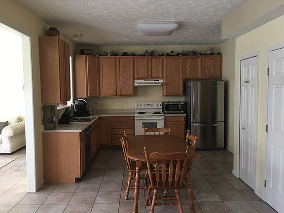 3rd image of 5152 Stonehurst Dr