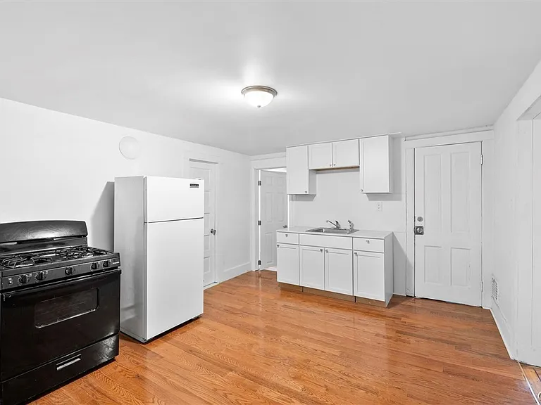 104 Kincaid Ave — Photo 21