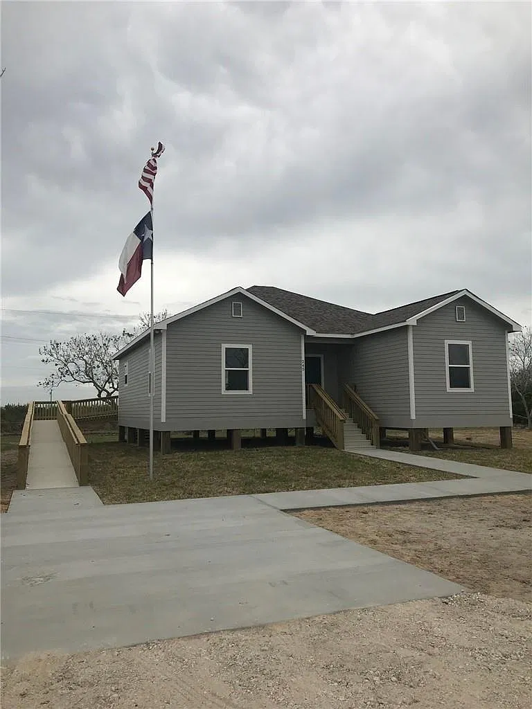 3 bed, 2.0 bath, 1387 sqft, $1,750 — Photo 2