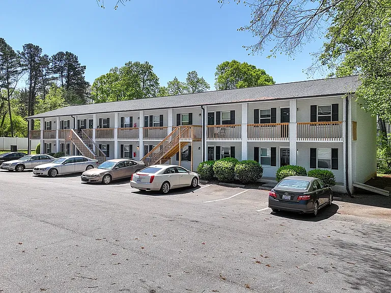Fairfield Apartments — Photo 10