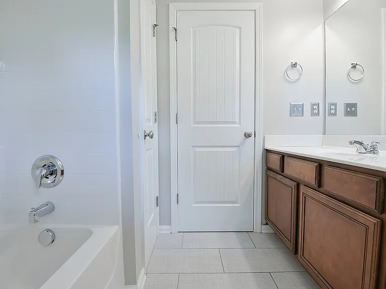 132 Tulip Grove Point — Photo 42