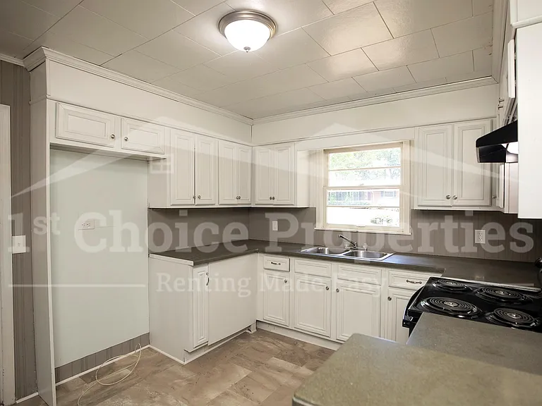 656 Kenwood Dr — Photo 7