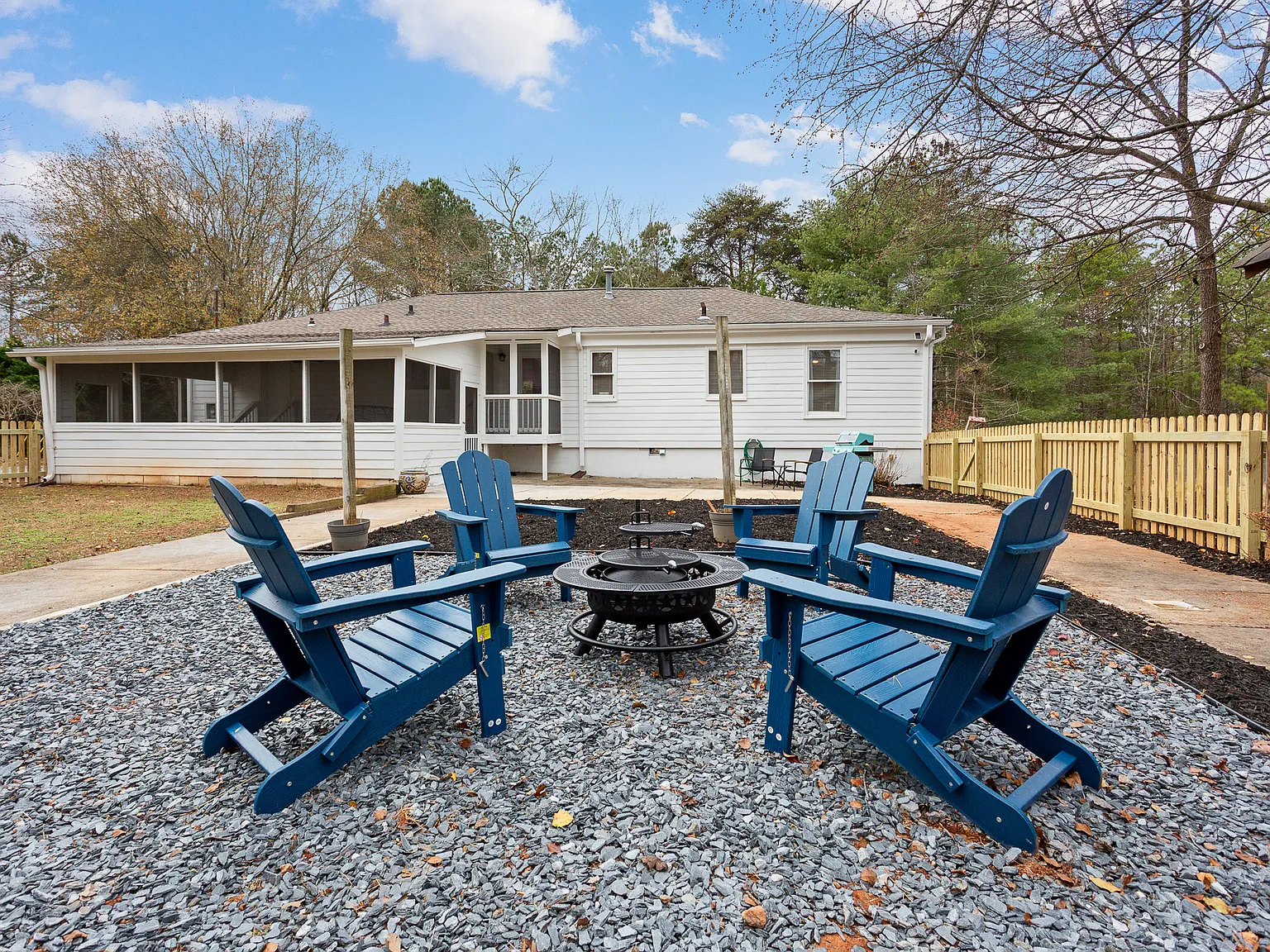 3 bed, 1800 sqft, $7,450 — Photo 3