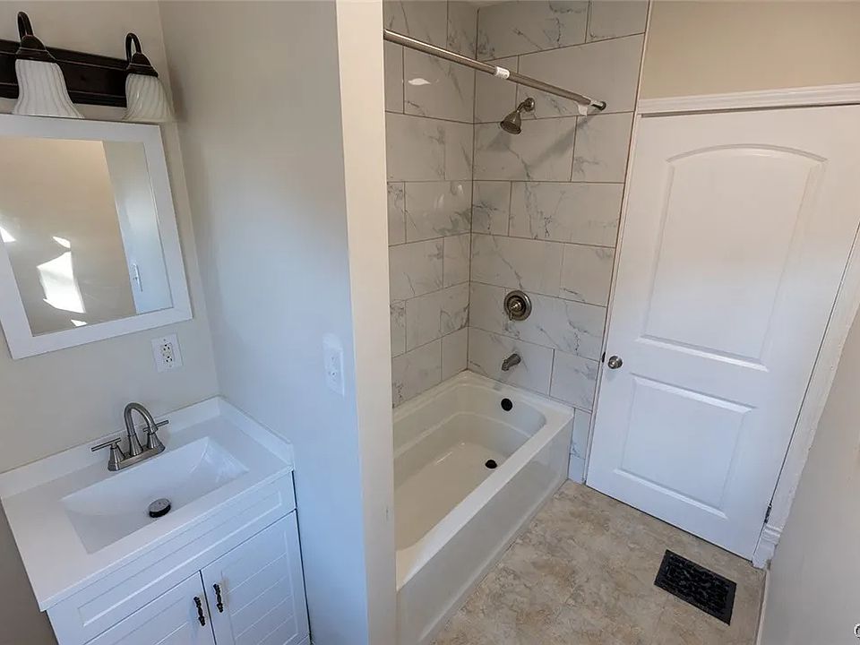 1st image of 326 W Colvin St Floor 2