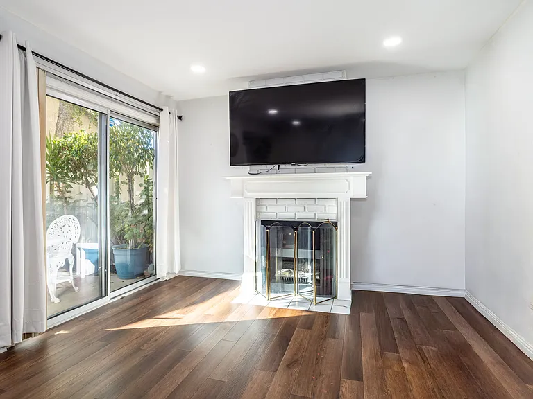10125 De Soto Ave #45 — Photo 10