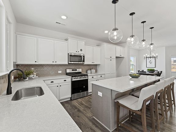 3rd image of 26 Silver Moon Ln #67