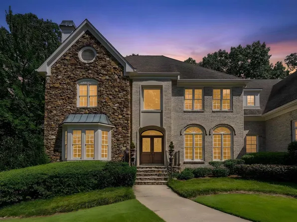 1080 Greymoor Rd, Shoal Creek, AL 35242