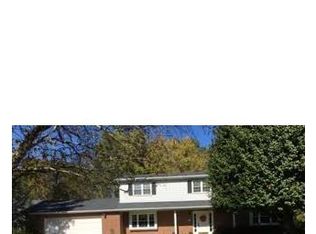 4 Harvest Dr, Huntington, WV 25705