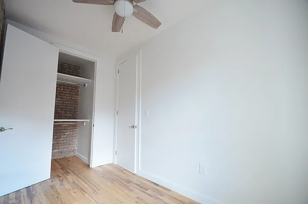 Rented by CITY SKYLINE REALTY INC | media 31