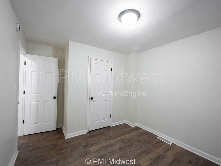 514 N Chester Ave — Photo 10