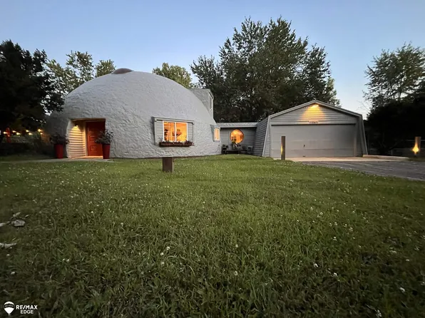 11904 Newman Rd, Brighton, MI 48114