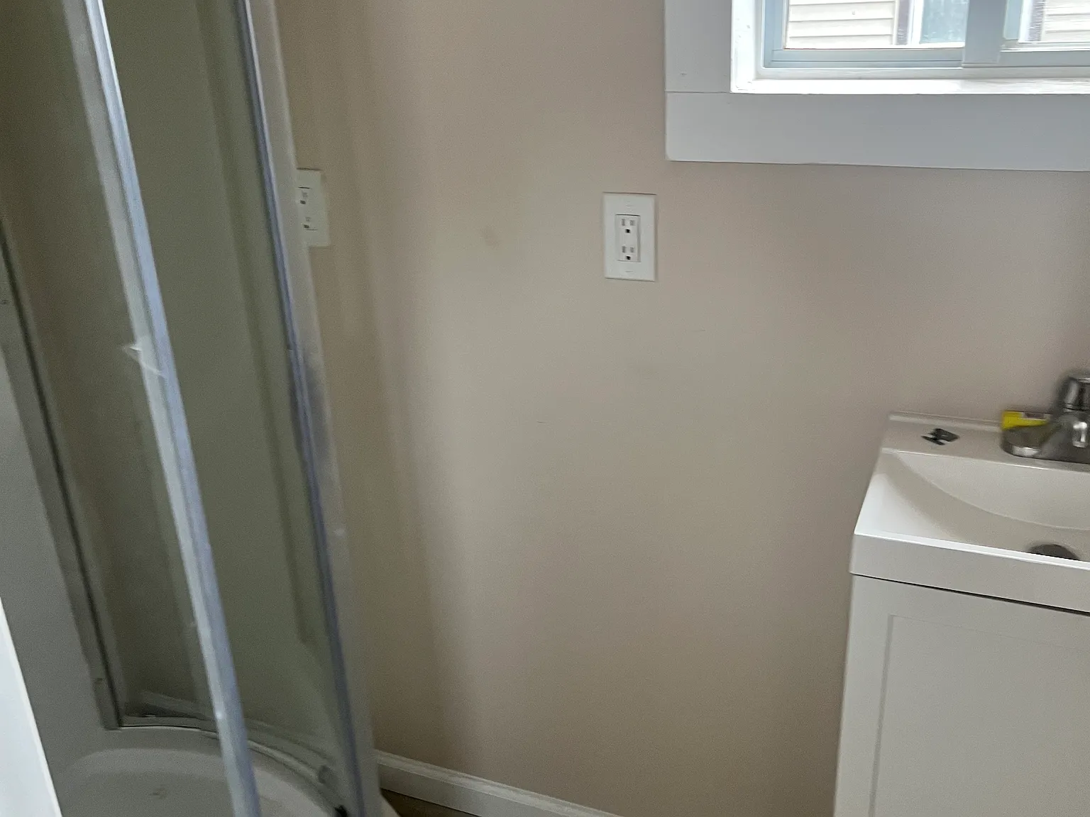5 bed, 1500 sqft, $2,500 — Photo 2