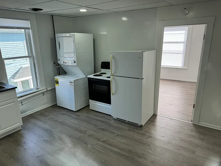 350 W Main St #3 — Photo 8