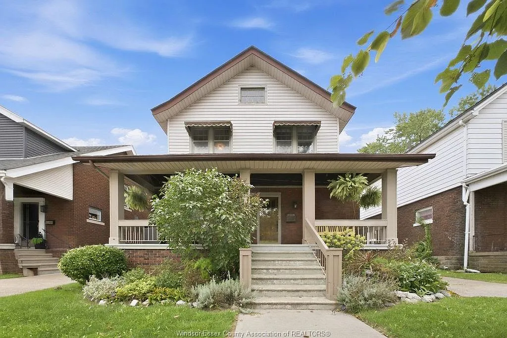 4 bed, 3.0 bath, $2,850 — Photo 1