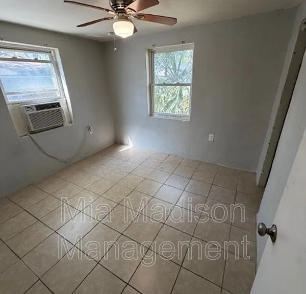 1017 Wexler St — Photo 7