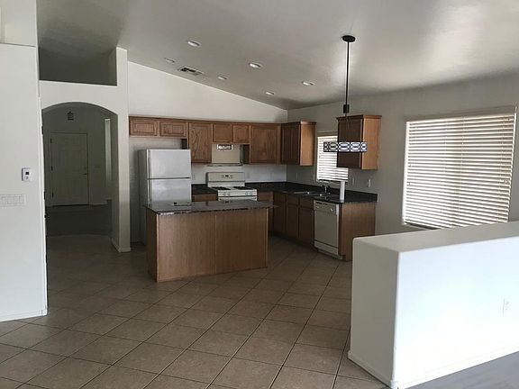 3rd image of 7146 S Oakbank Dr