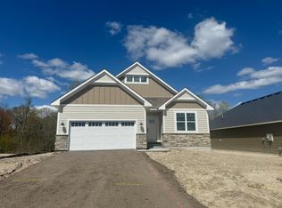 8191 Haywood Dr, Lino Lakes, MN 55014