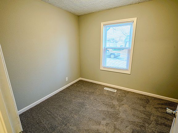 5th image of 3407 Ellen Dr