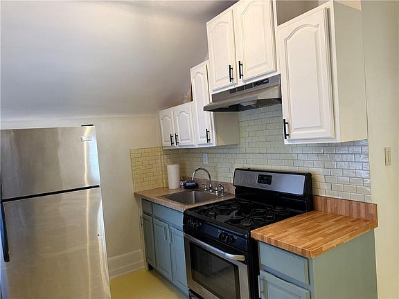 4th image of 1021 McBride St