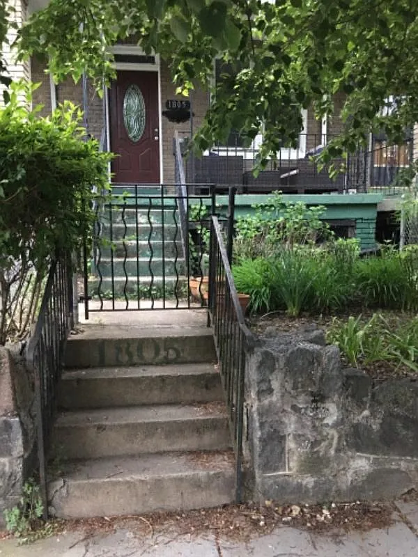 1805 D St SE photo 1