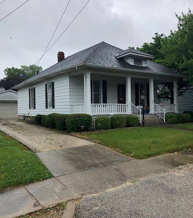 1st image of 202 W Lincoln St