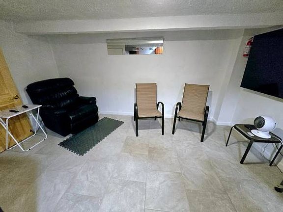 4th image of 325 48th St #B