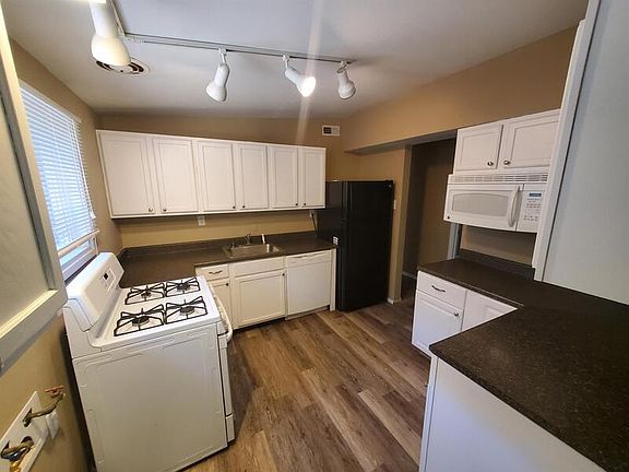 4th image of 960 Robinwood Dr