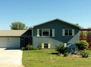 731 E St, Phillipsburg, KS 67661