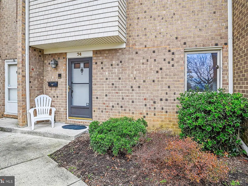 74 Gentry Ct