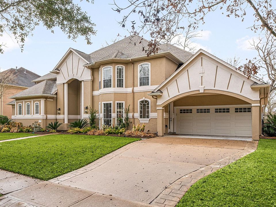 1st image of 18 Sullivans Court