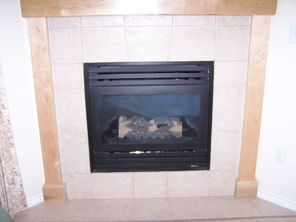 Gas fireplace with blower