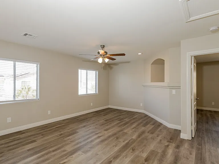 1132 Aldenwood Ave — Photo 6