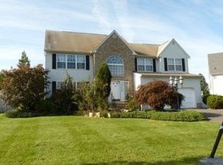 11 Shawn Ct, North Brunswick, NJ 08902