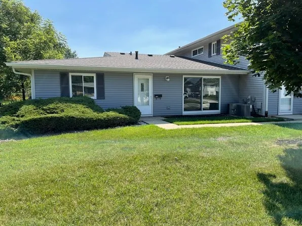 1040 Quanset Ct #1804, Schaumburg, IL 60194