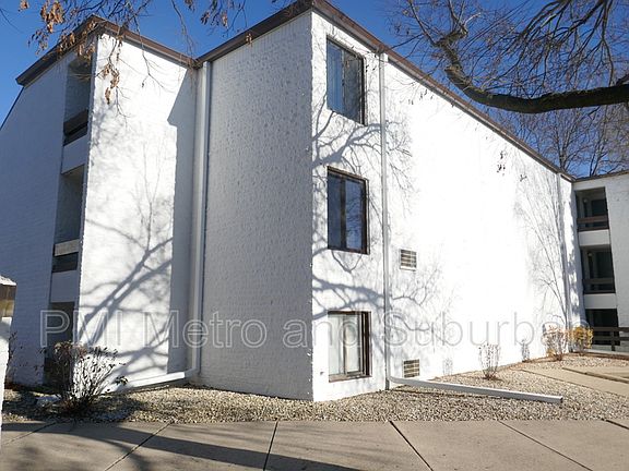 2nd image of 358 W Miner St #2A