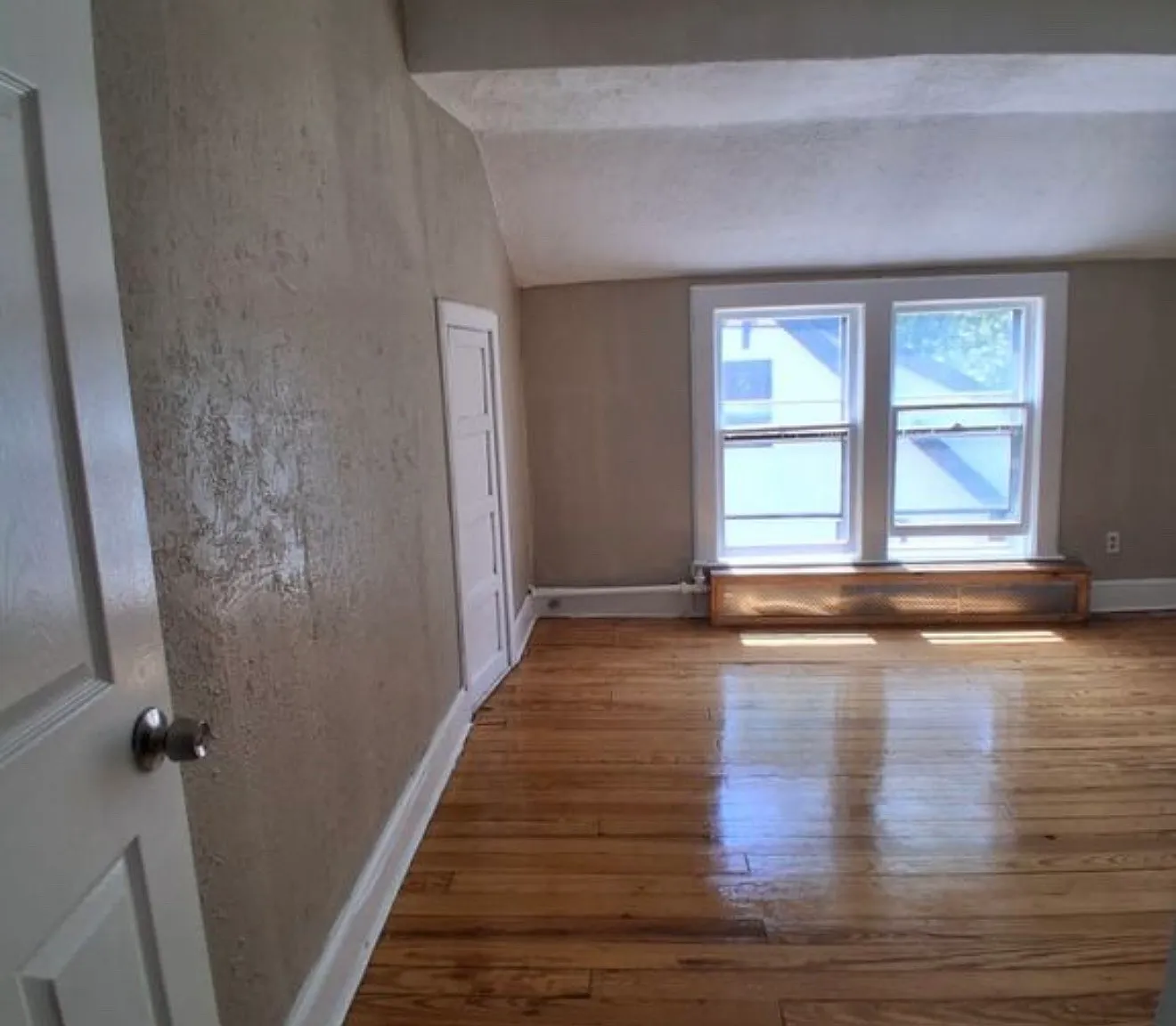 3 bed, $1,850 — Photo 2