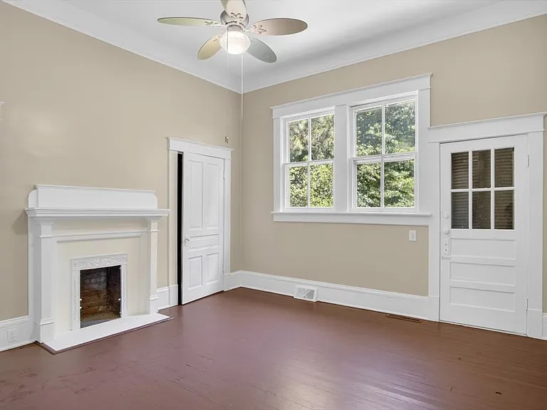 114 Forest Ave — Photo 37
