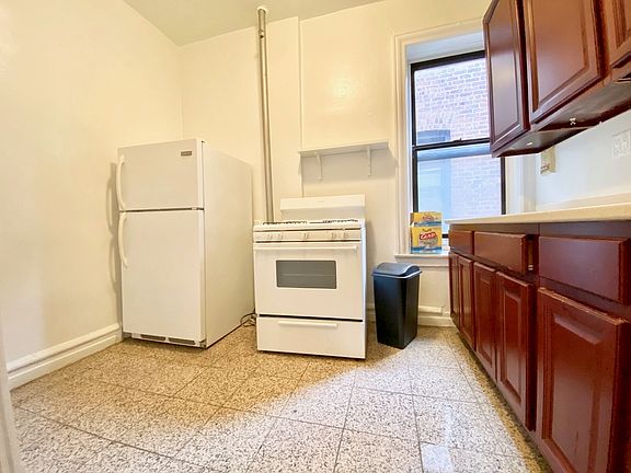 4th image of 272 Lincoln Pl APT D5