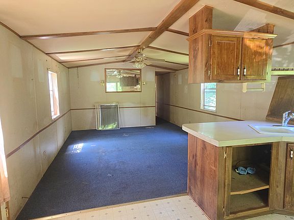 4th image of 123 Sessions Rd