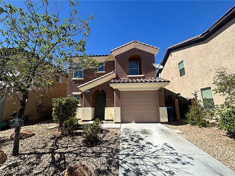 586 Brinkburn Point Ave — Photo 1