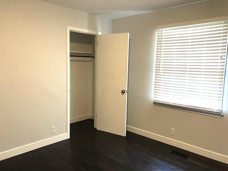 328 Rosebank Ave — Photo 18